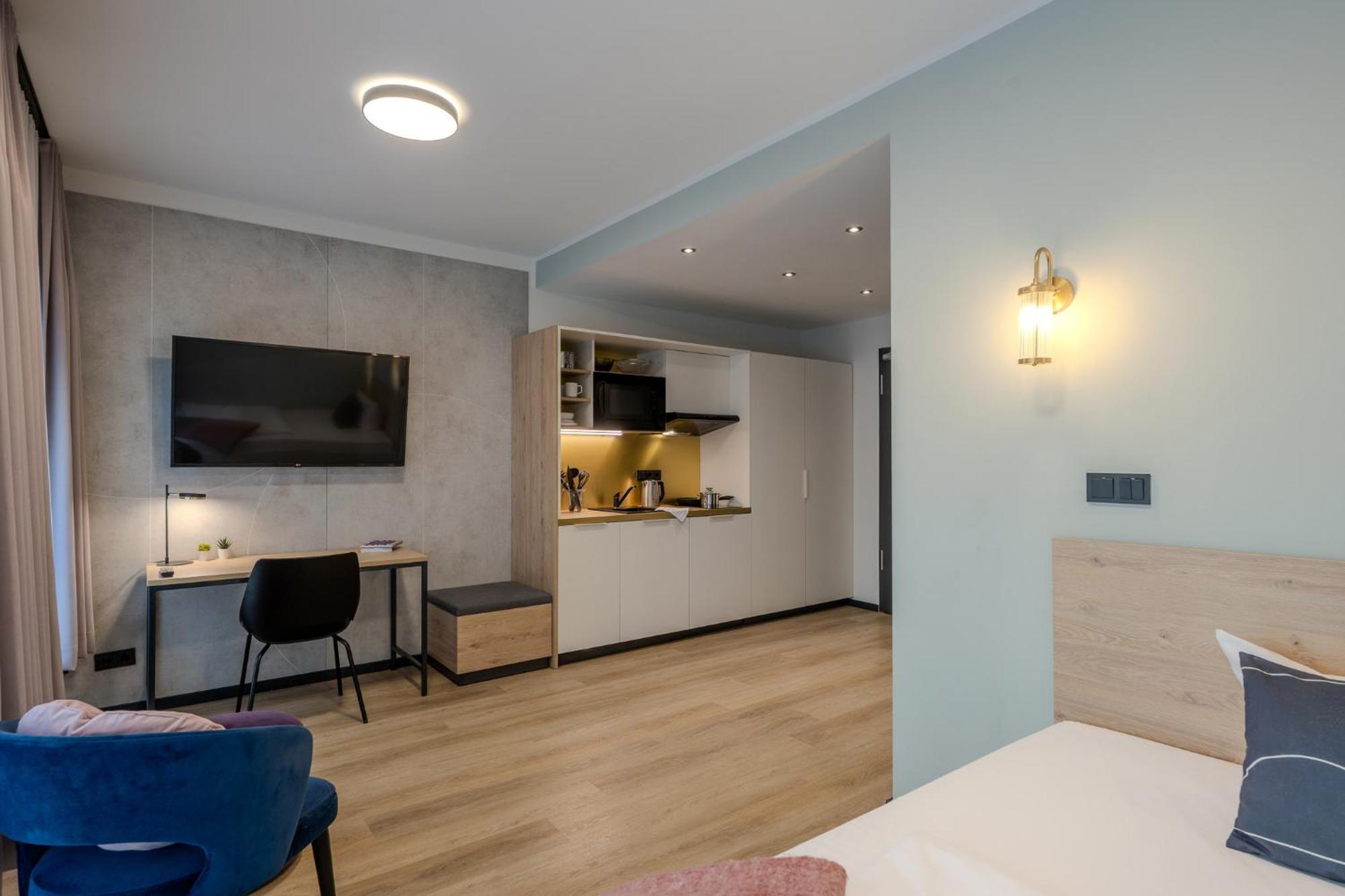 Отель The Base Berlin One Экстерьер фото