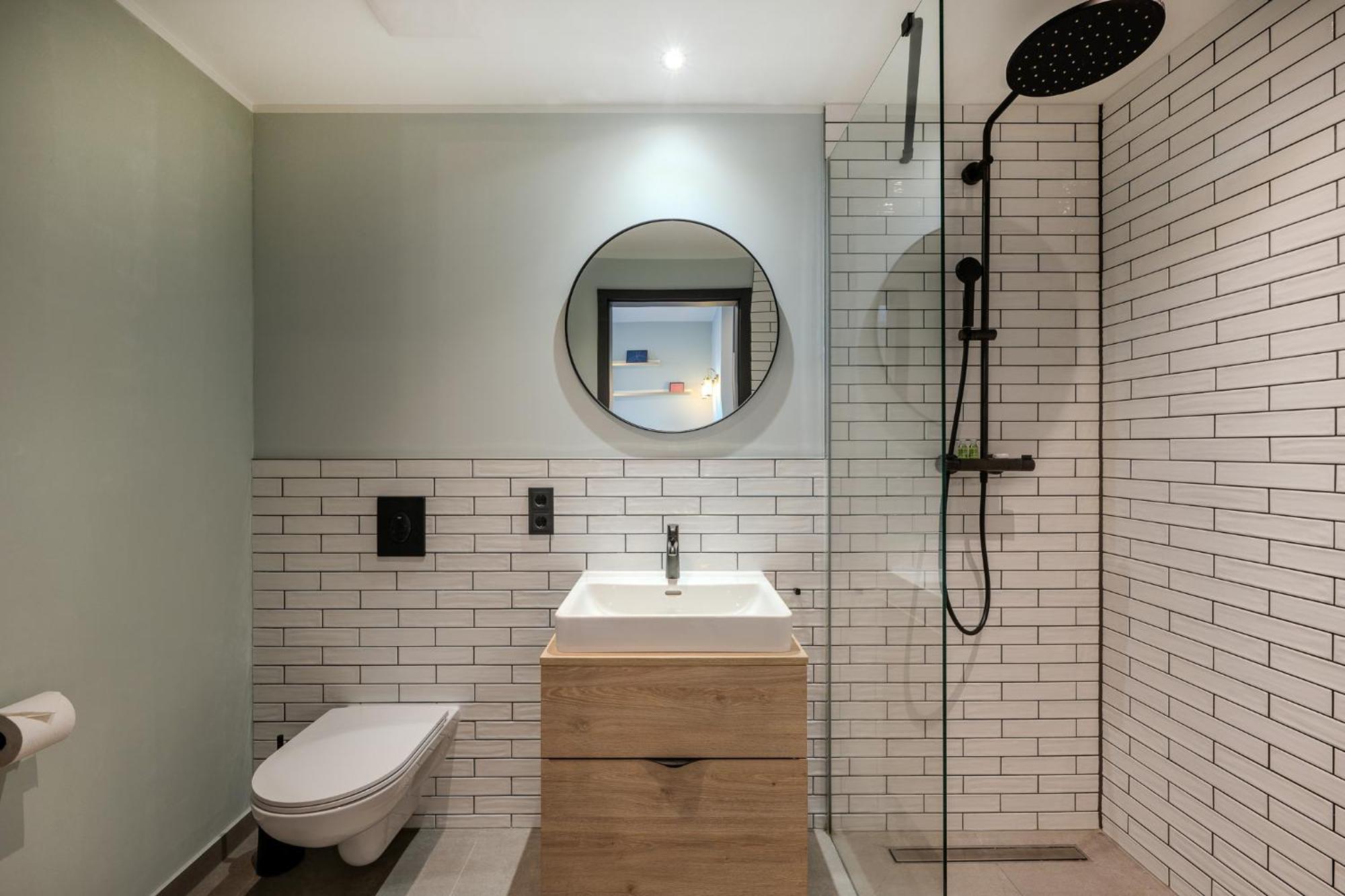 Отель The Base Berlin One Экстерьер фото